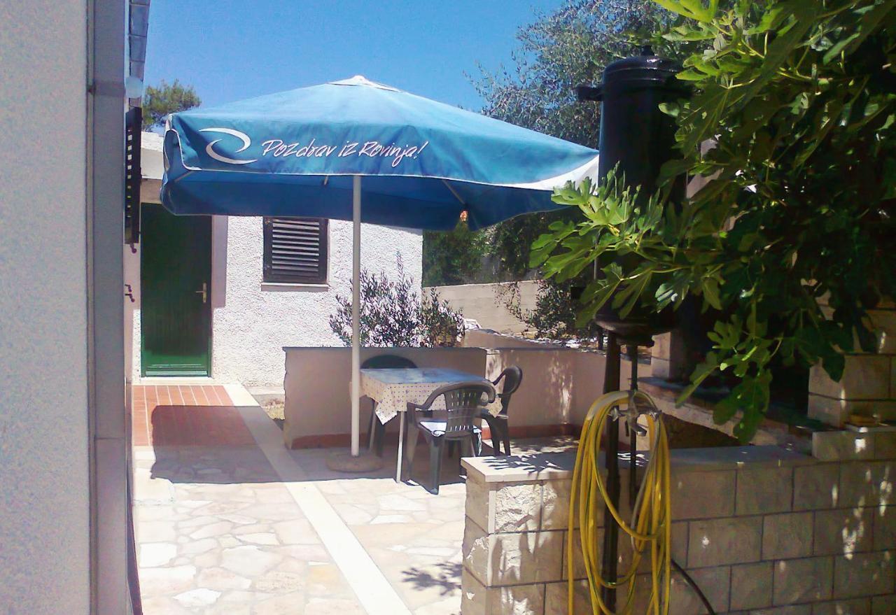 Apartments By The Sea Splitska, Brac - 2923 Postira Εξωτερικό φωτογραφία