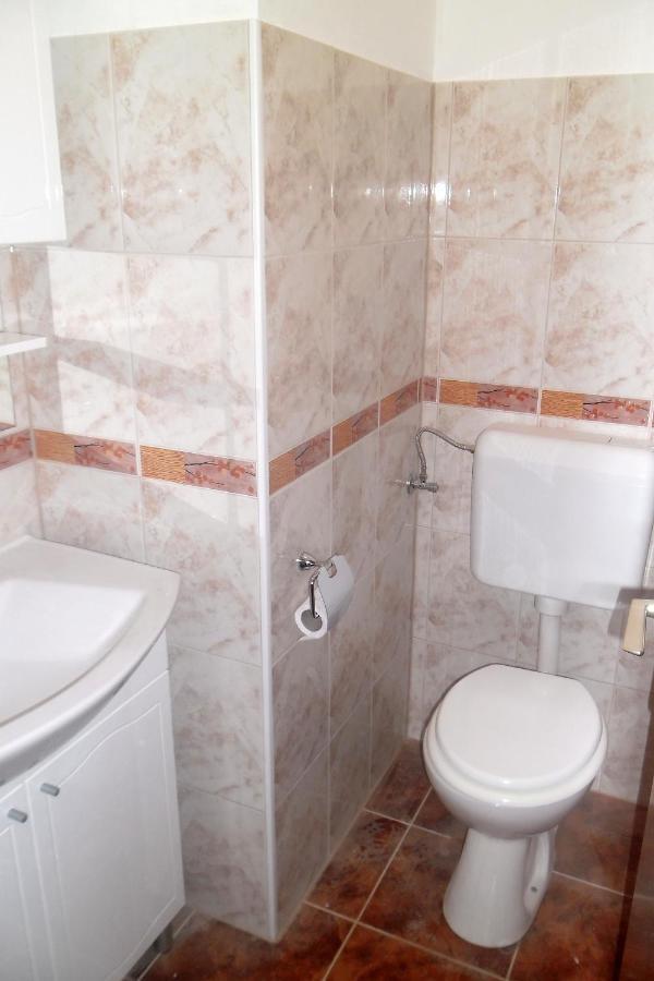 Apartments By The Sea Splitska, Brac - 2923 Postira Εξωτερικό φωτογραφία