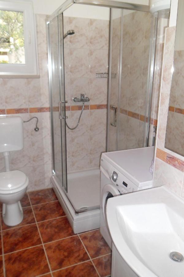 Apartments By The Sea Splitska, Brac - 2923 Postira Εξωτερικό φωτογραφία