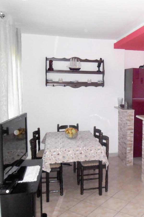 Apartments By The Sea Splitska, Brac - 2923 Postira Εξωτερικό φωτογραφία